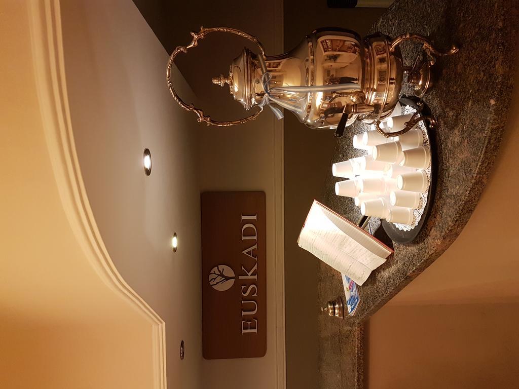 Euskadi Hotel General Pico Kültér fotó