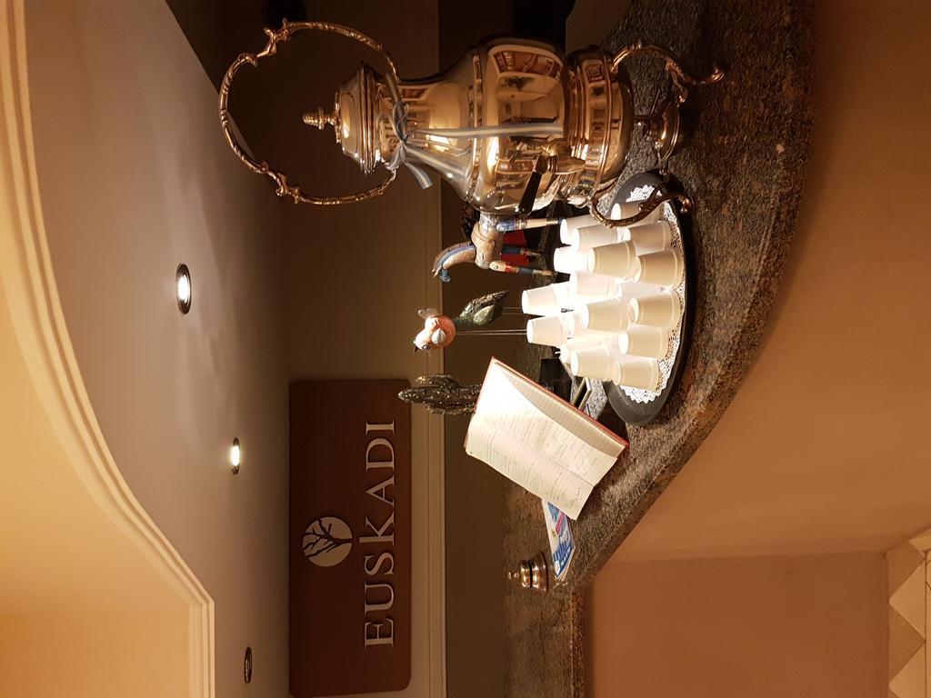 Euskadi Hotel General Pico Kültér fotó
